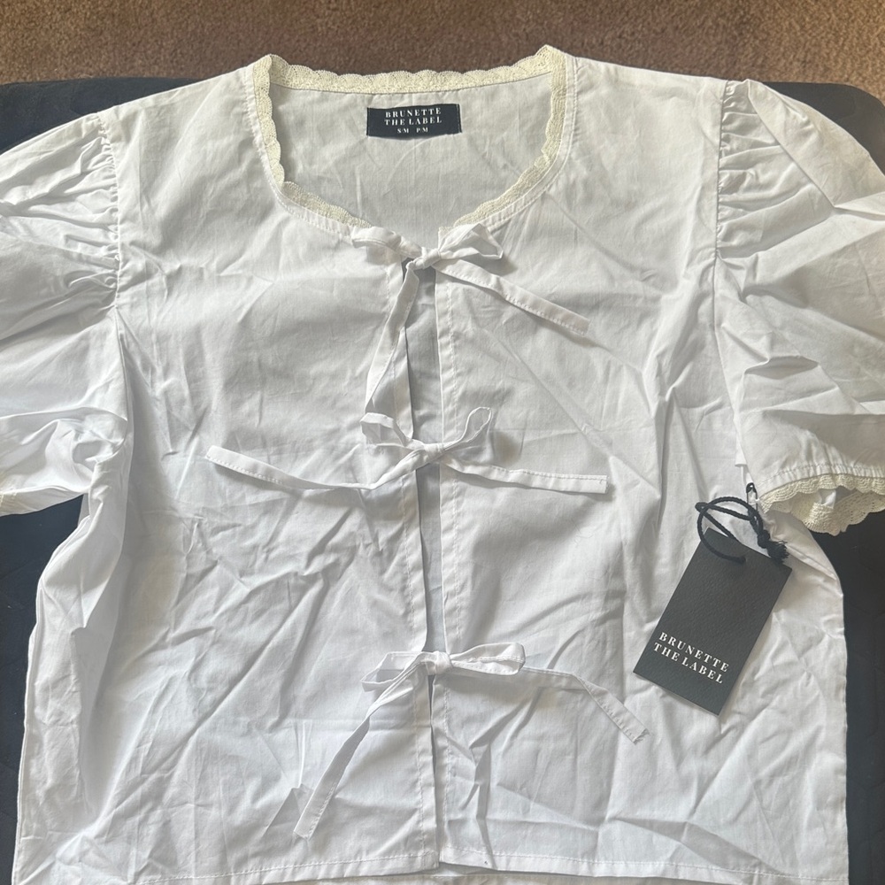 Brunette The Label White Tie-Front Puff Sleeve Blouse